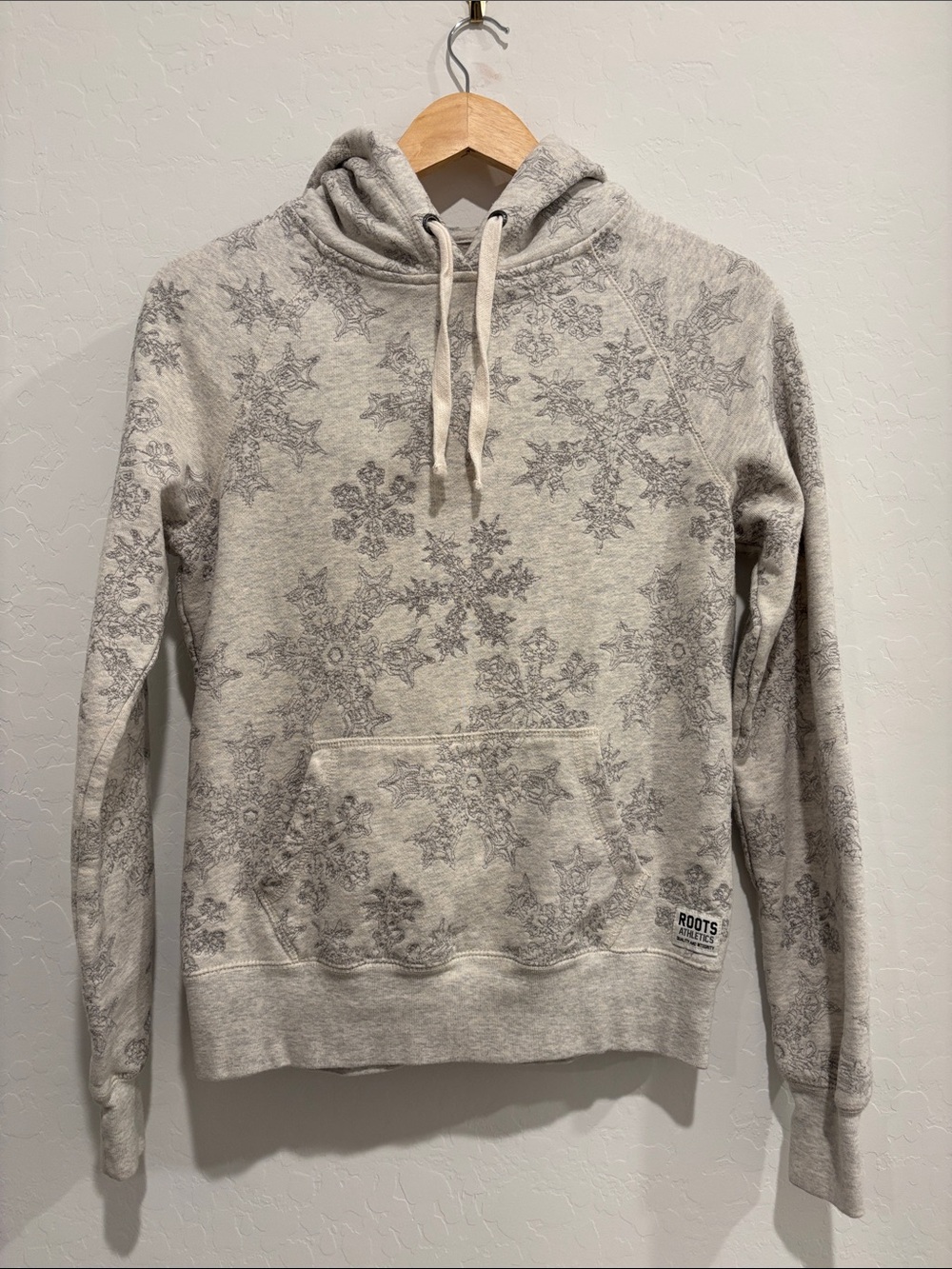 Roots XXS Embroidered Snowflake Hoodie Gray Winter Pullover